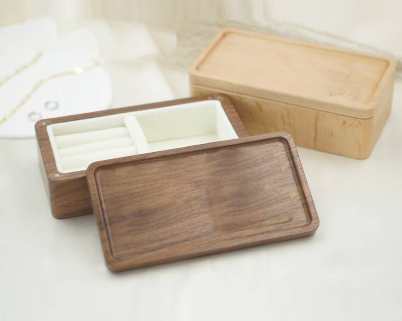 Personalized Wooden Jewelry Box – Couple's Hands Design | Twinkle & Twine